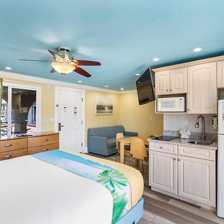Bayview Plaza Waterfront Resort St. Pete Beach Pokoj fotografie