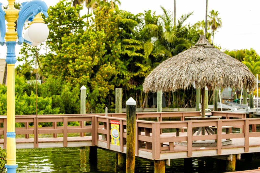 Bayview Plaza Waterfront Resort St. Pete Beach Exteriér fotografie