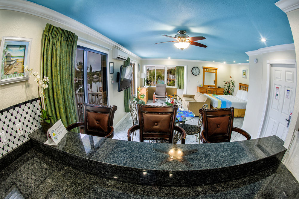 Bayview Plaza Waterfront Resort St. Pete Beach Exteriér fotografie