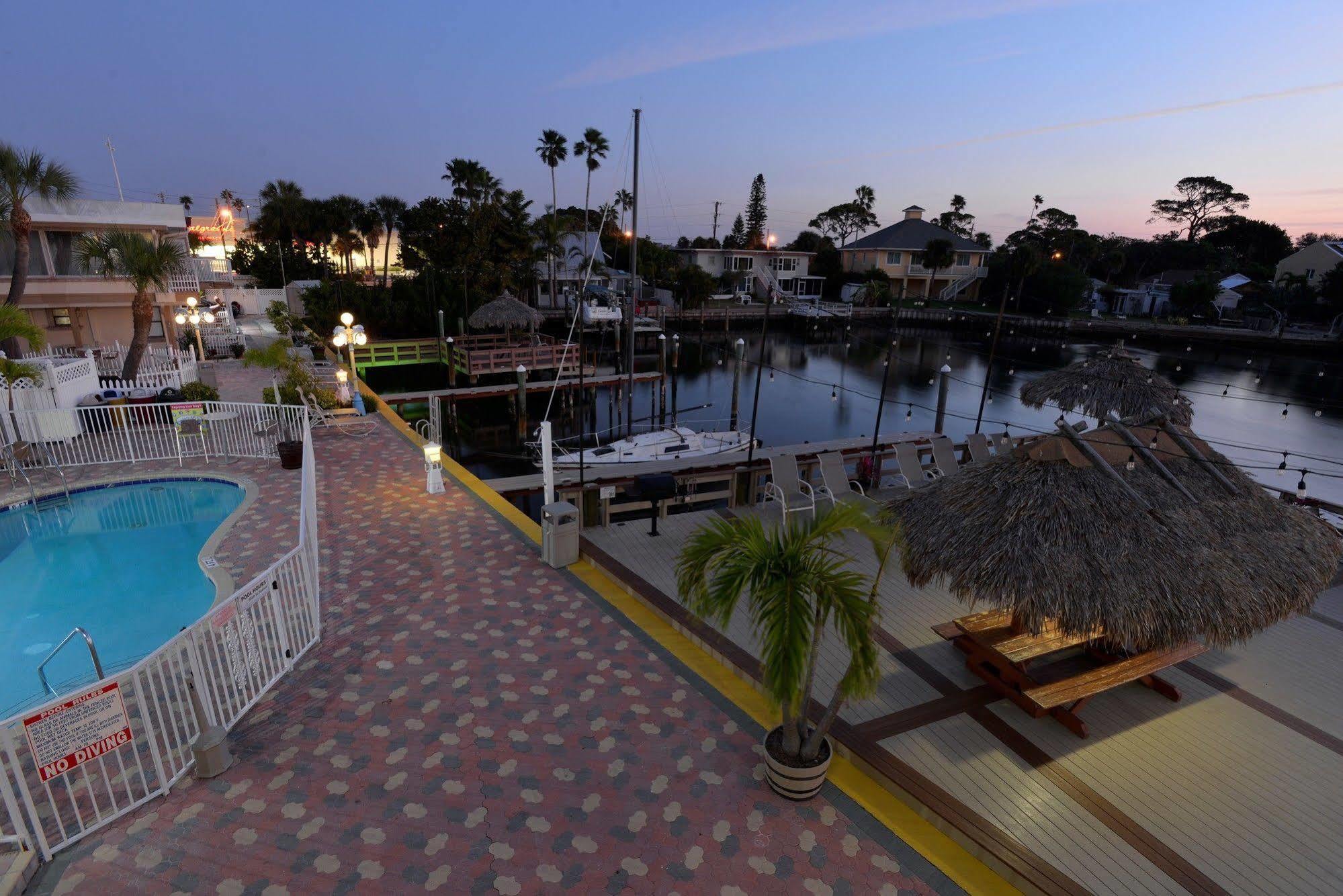 Bayview Plaza Waterfront Resort St. Pete Beach Exteriér fotografie