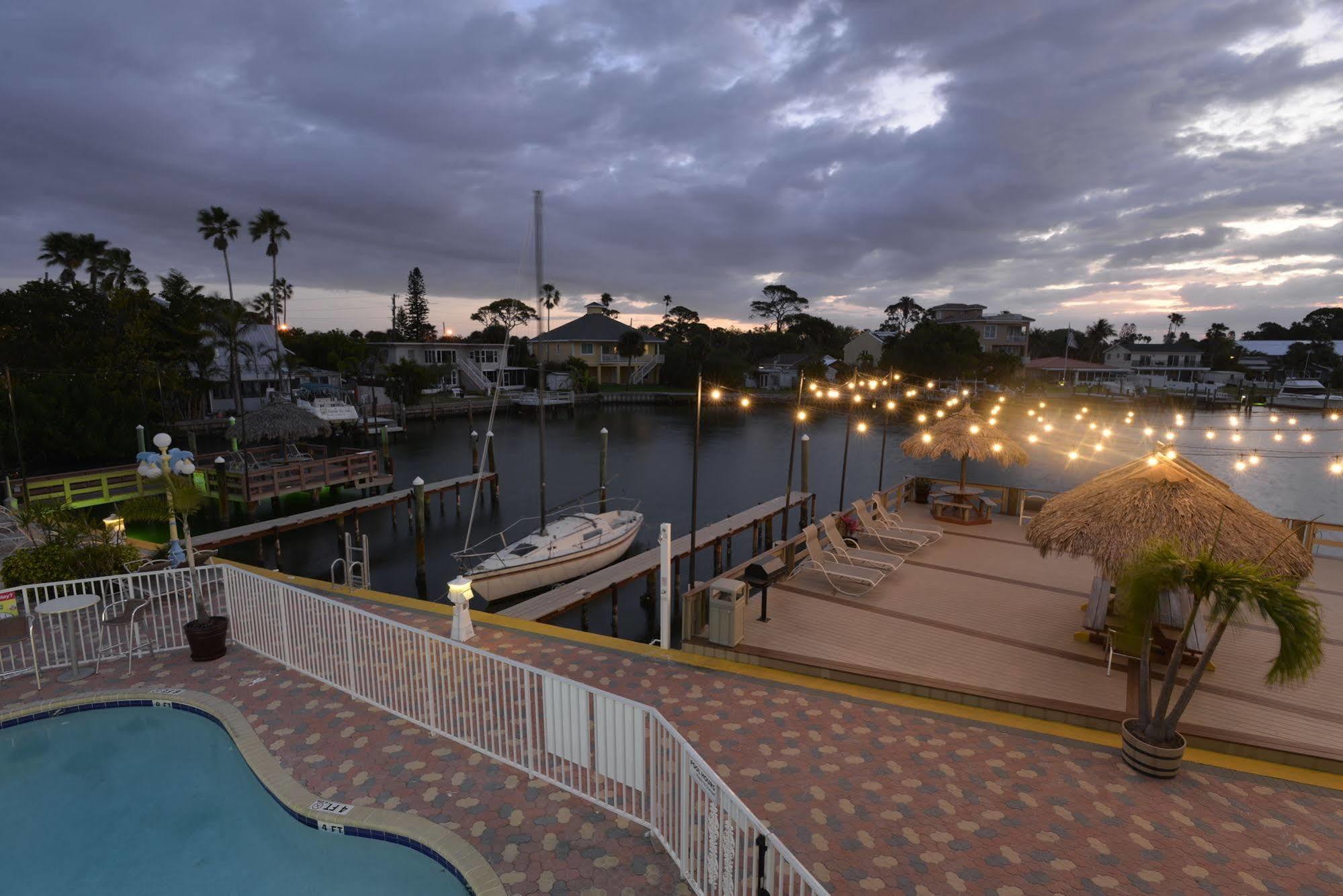 Bayview Plaza Waterfront Resort St. Pete Beach Exteriér fotografie